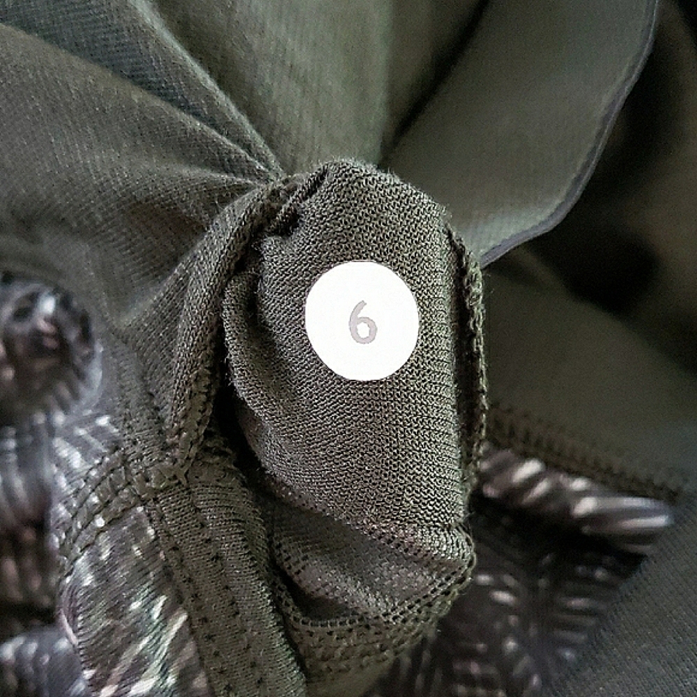 Lululemon Athletica Wrap It Up Tank Leaf Print Twist Jazzy White Gator Green 6 - Picture 15 of 17
